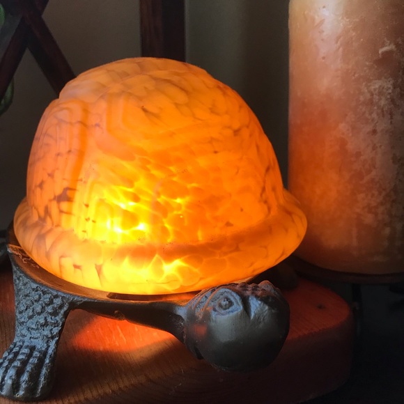 Turtle lamp light plug in gorgeous glass top - Picture 3 of 6